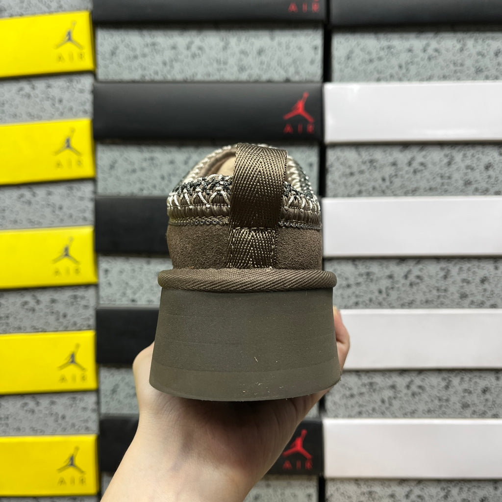 UGG Snow Boots 1122553 | Walnut | Sizes 35-41