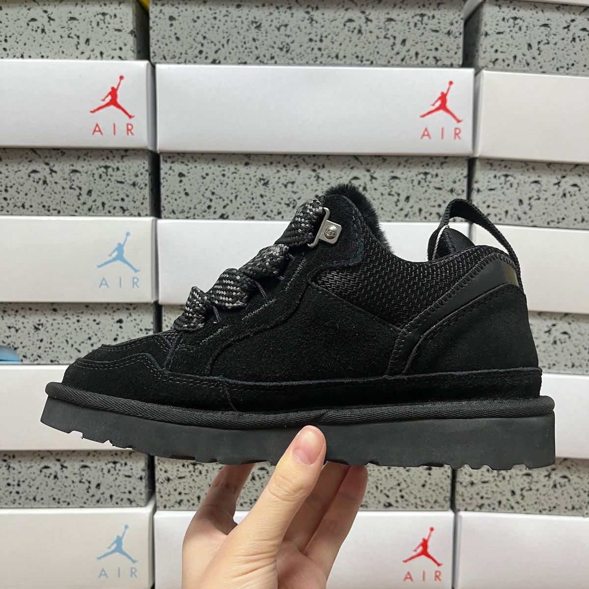 UGG Mele Low Sneaker 4032 | Black | EU Sizes 35–44