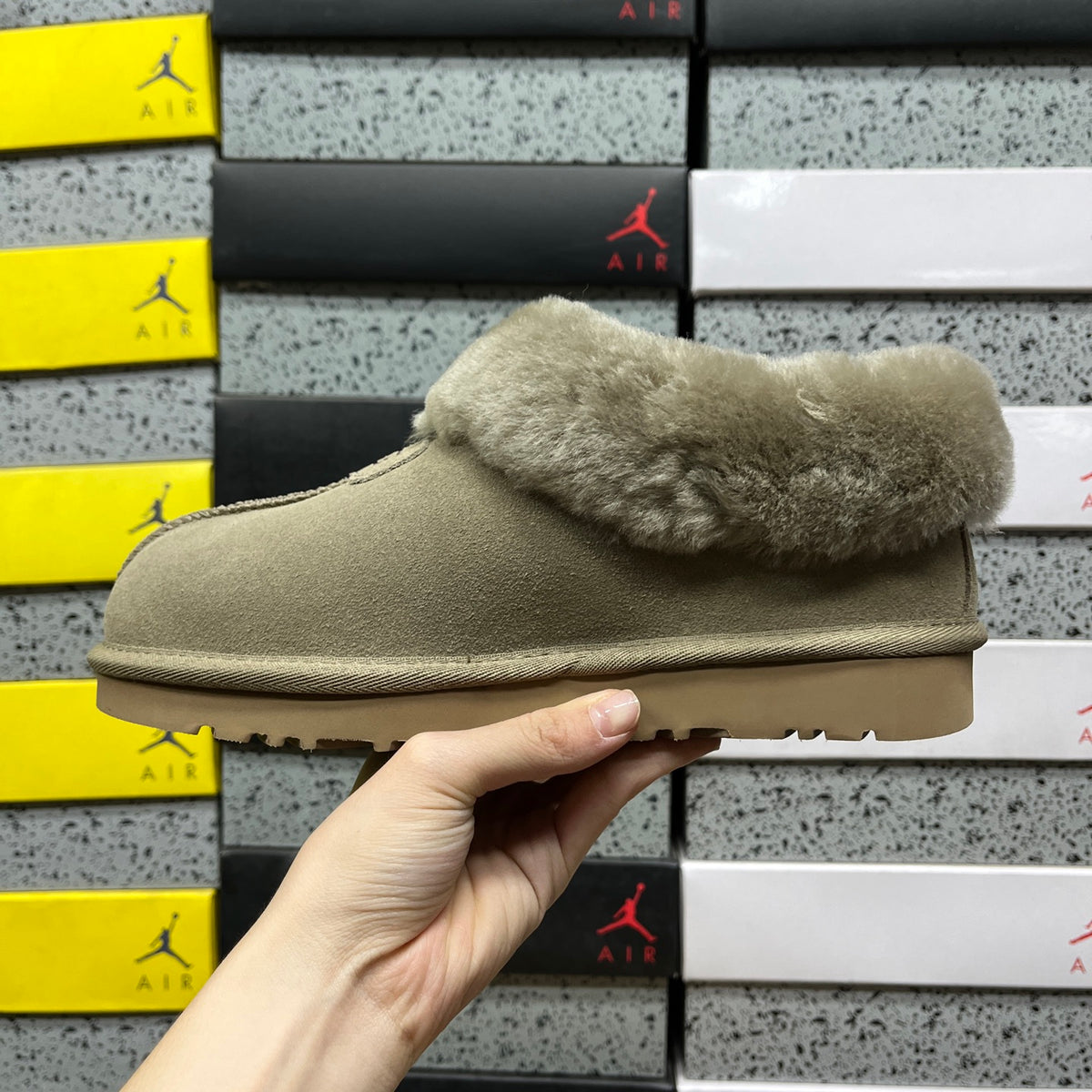 UGG Snow Boots 1134810 | Sand | Slim | Sizes 35-40
