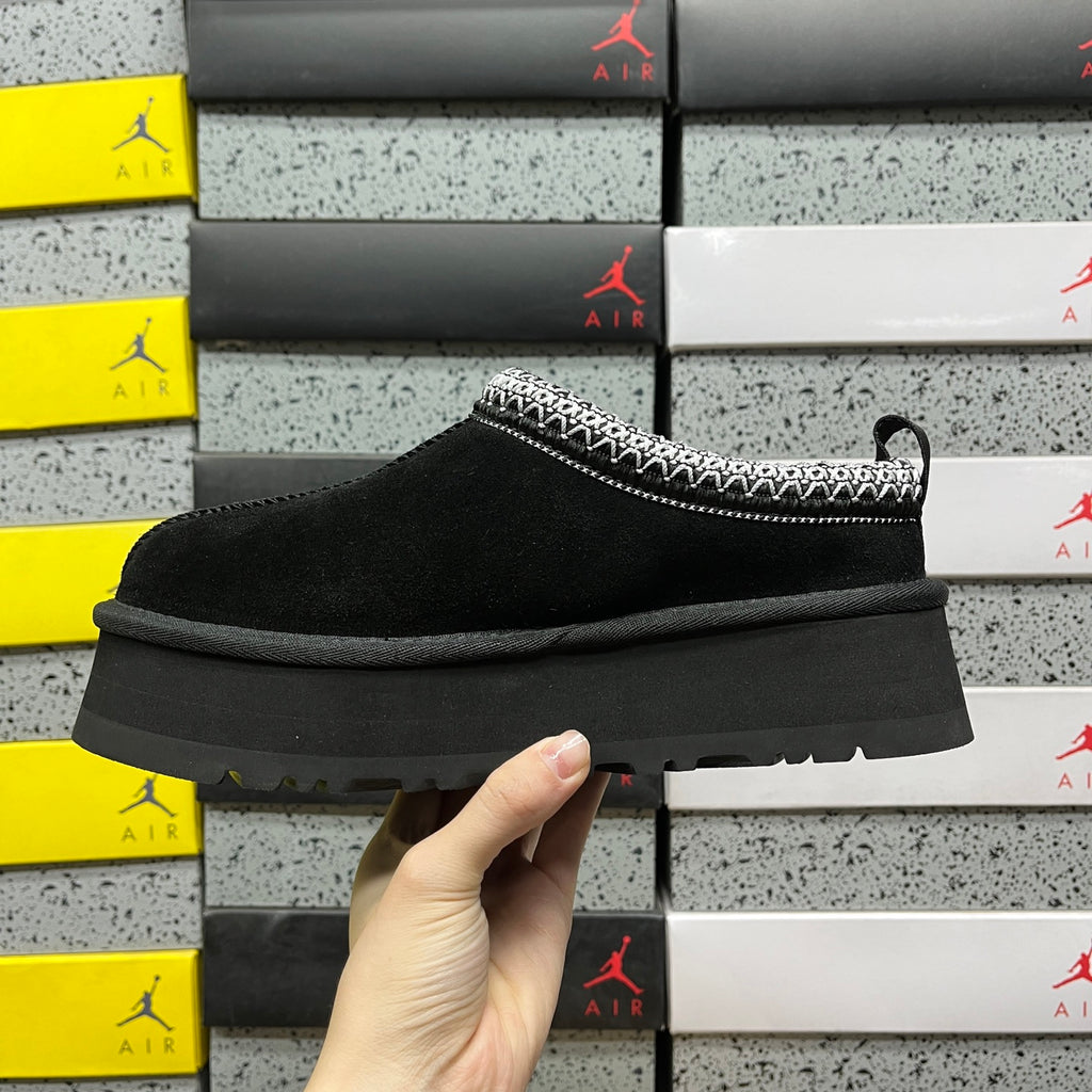 UGG Snow Boots 1122553 | Black | Sizes 35-41