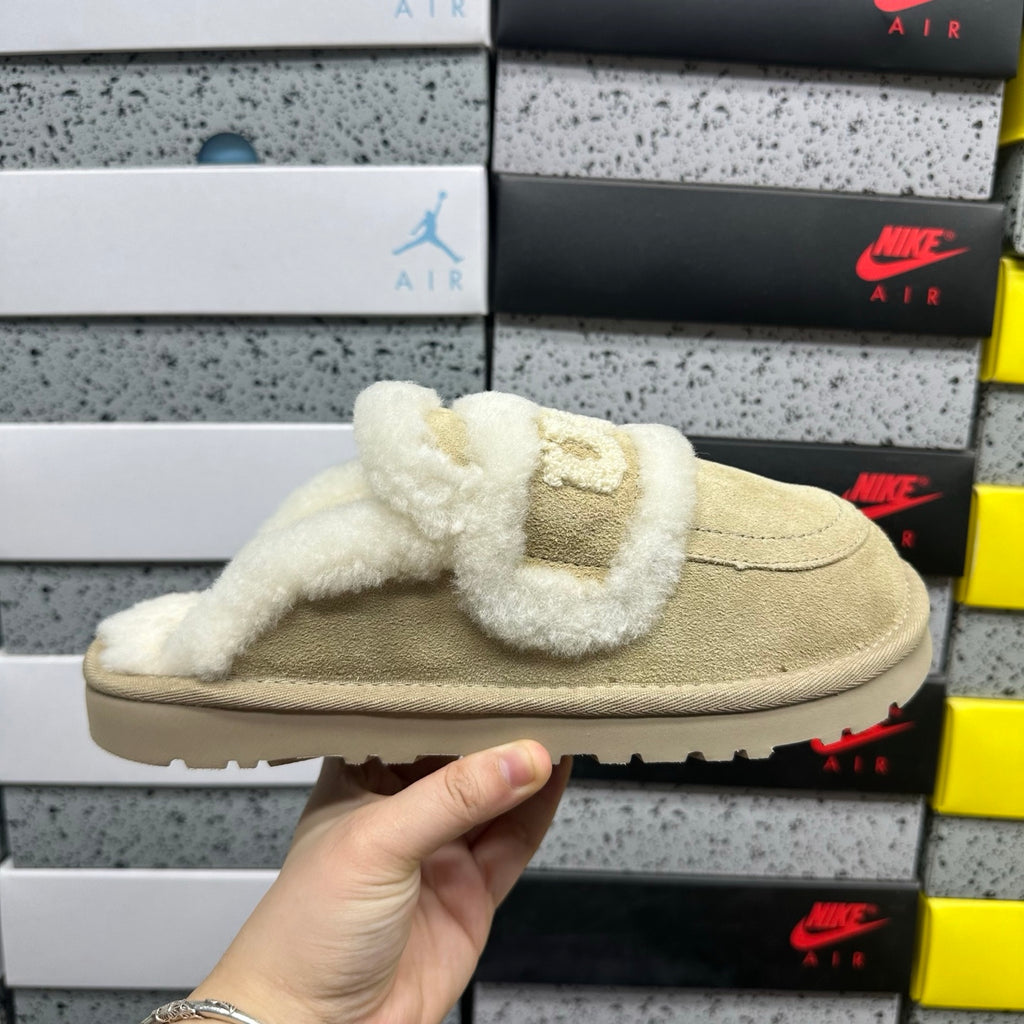 UGG Embroidered Half Slipper 5095 | Sand | EU Sizes 35–40
