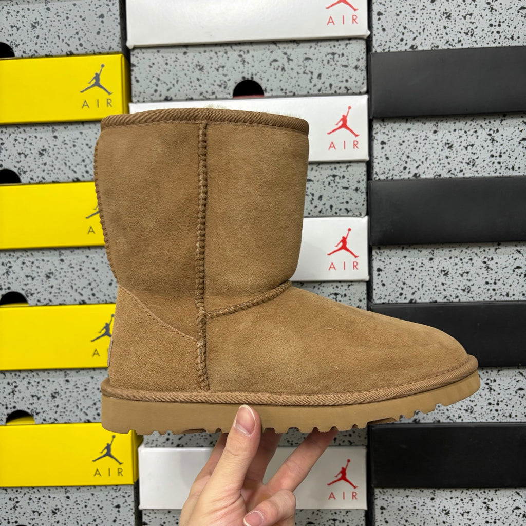 UGG Classic Tall Snow Boots 5825 6223 | Chestnut | Sizes 35-40