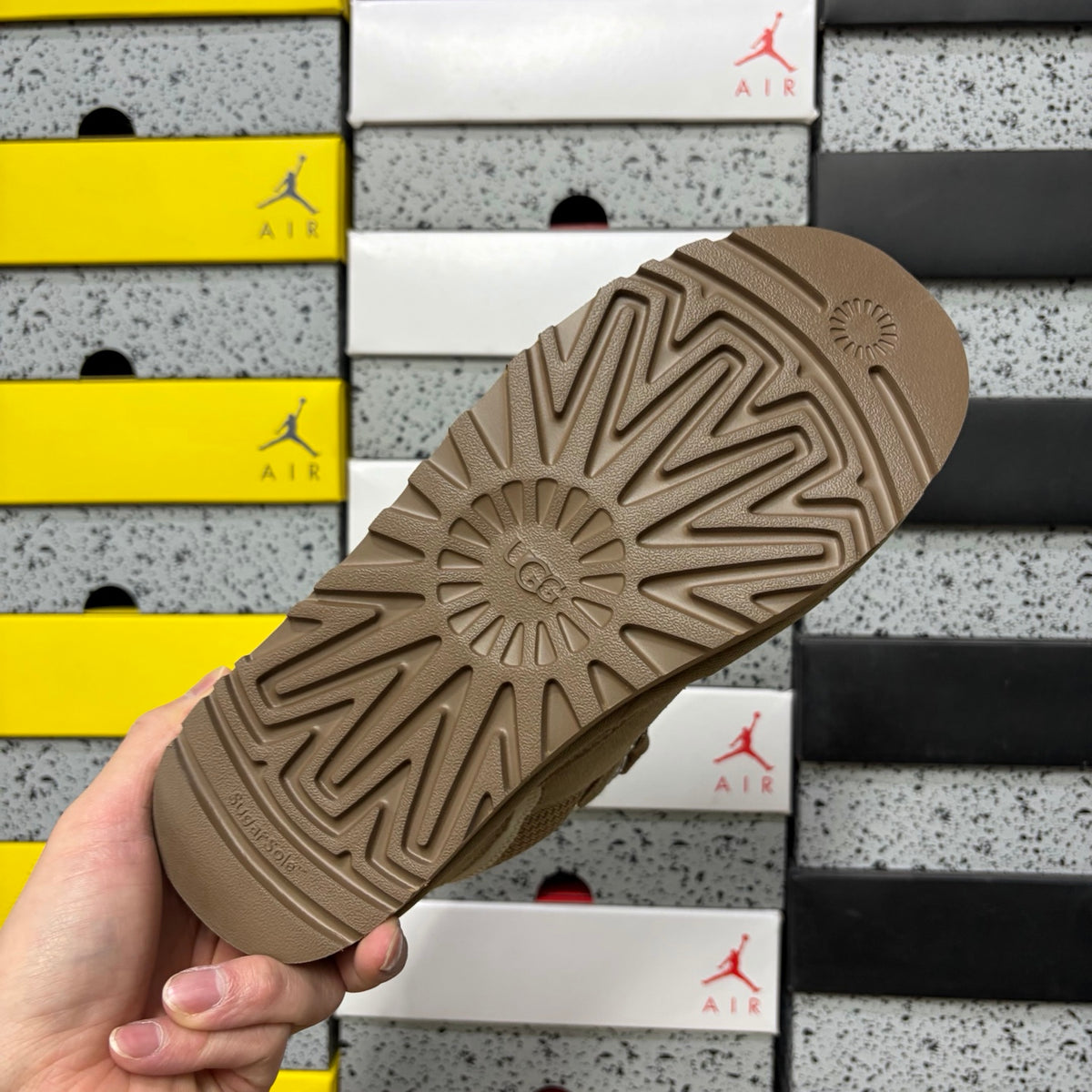 UGG Mele Low Sneaker 4032 | Sand | EU Sizes 35–44