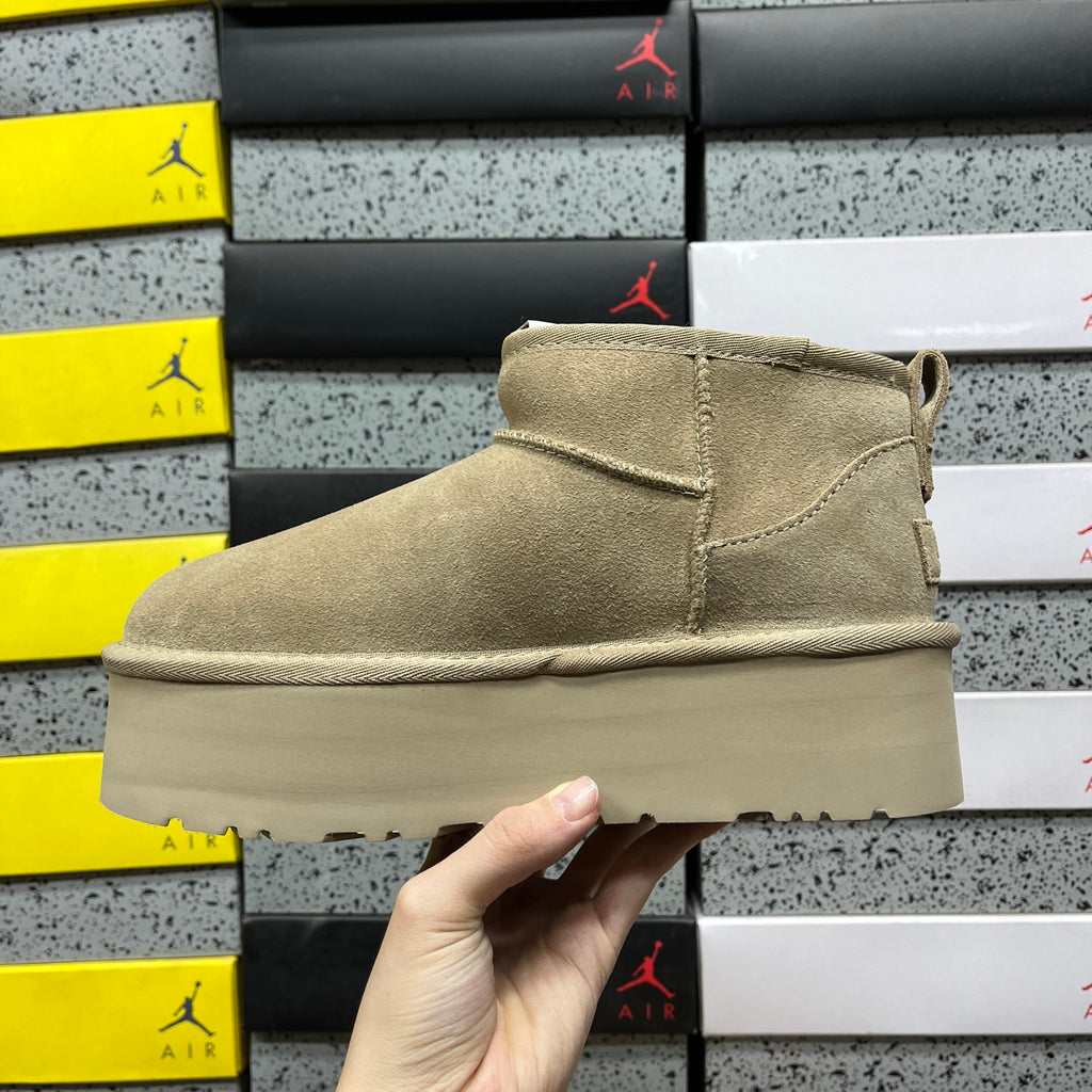 UGG Snow Boots 1135092 | Mustard | 5cm Heel | Sizes 35-40