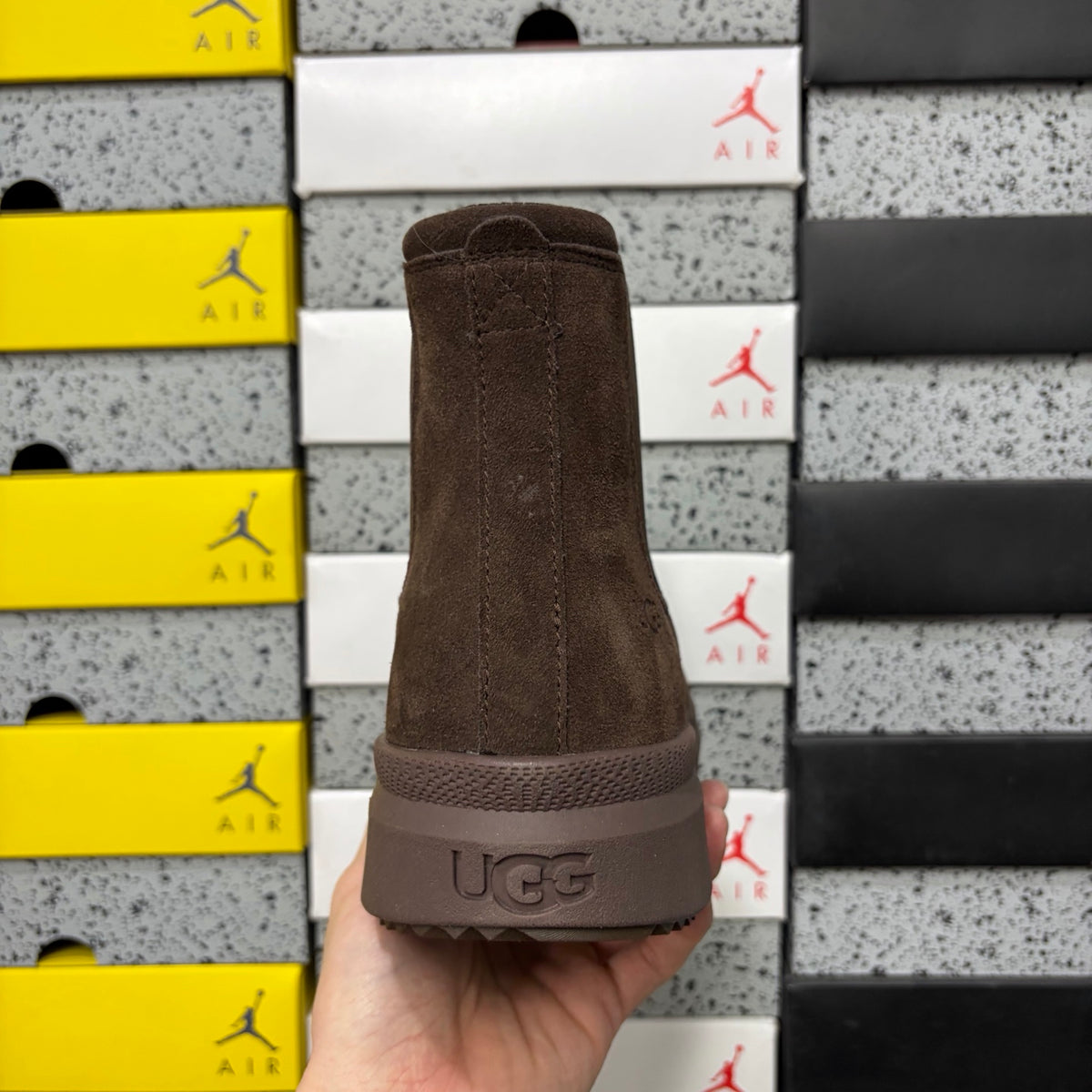 UGG Burleigh Chelsea Boot 2050 | Chocolate | EU Sizes 39–44