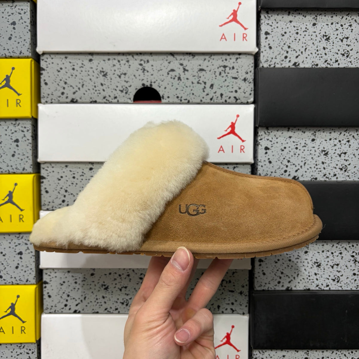 UGG Flat Slide Slipper 2550 | Chestnut | EU Sizes 35–40