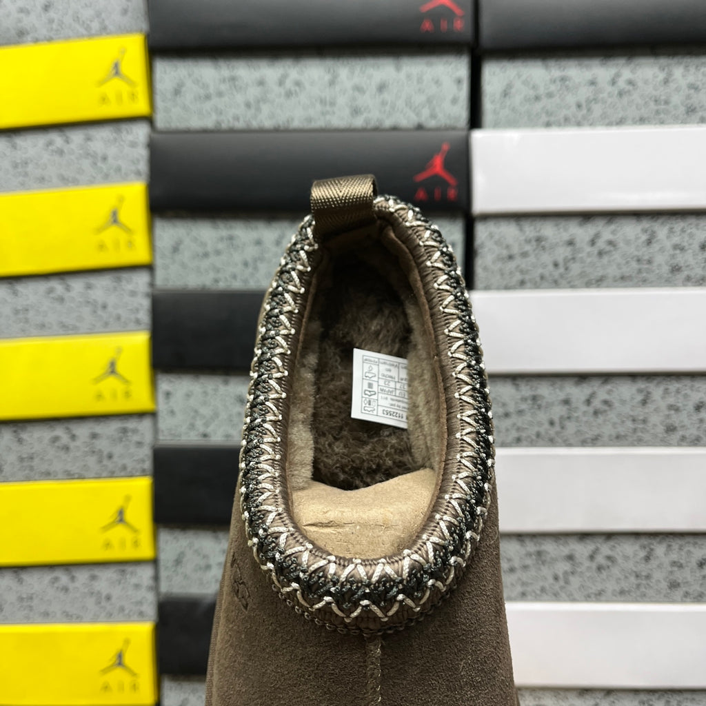 UGG Snow Boots 1122553 | Walnut | Sizes 35-41