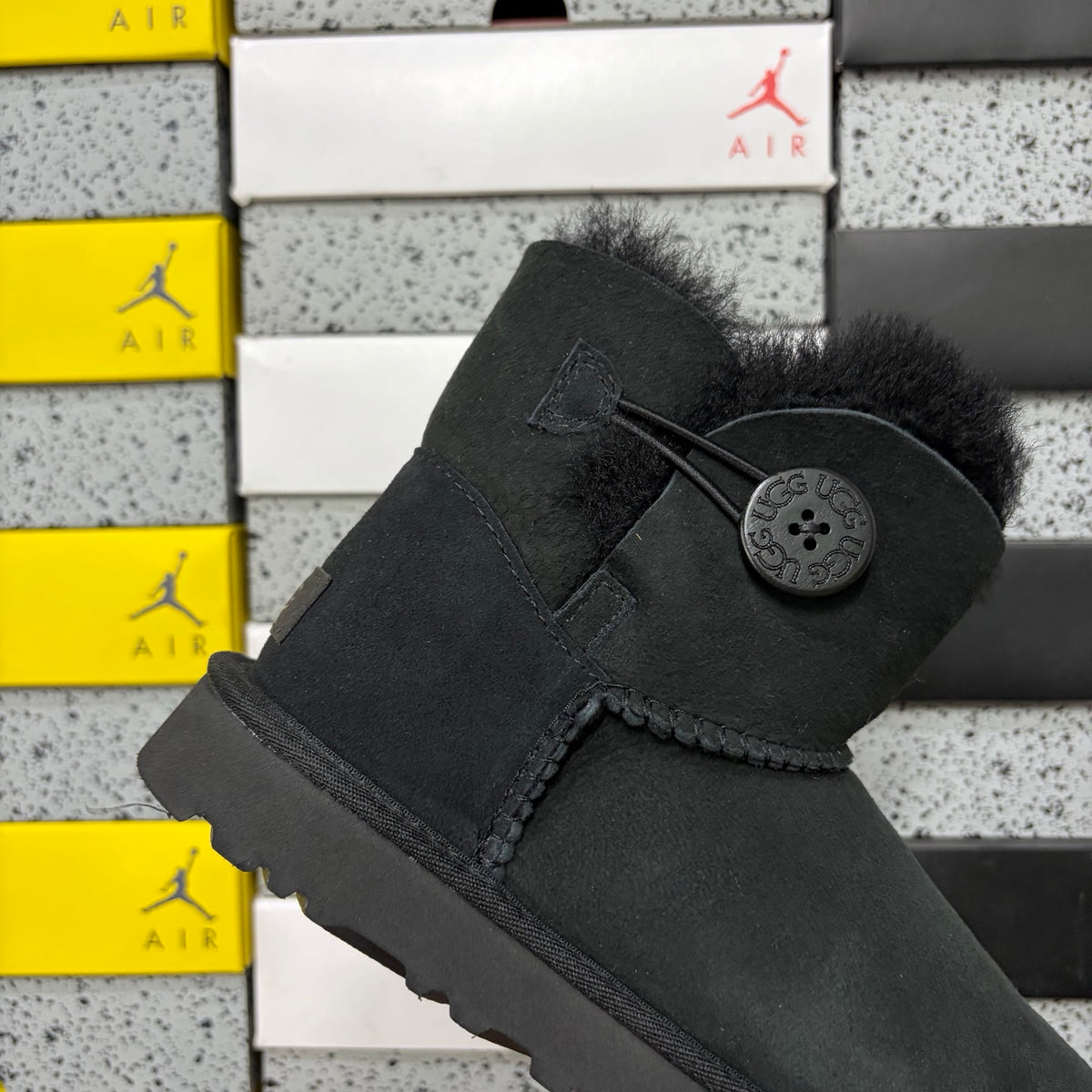 UGG Mid-Calf Snow Boots Wooden Buckle 6422 | Black | Sizes 35-40