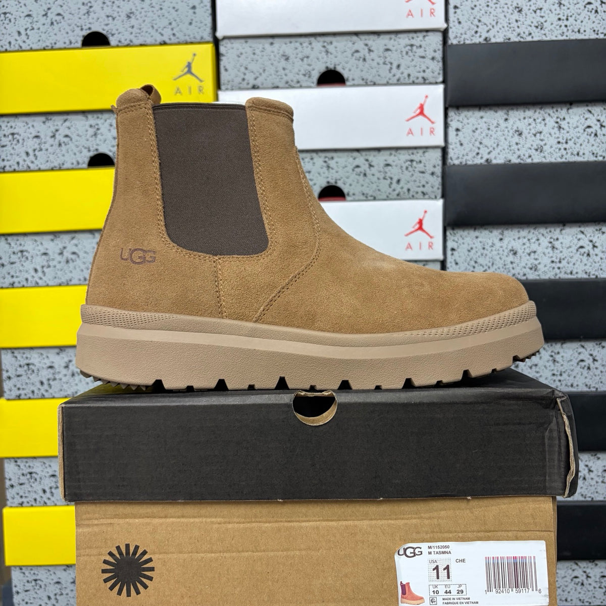 UGG Burleigh Chelsea Boot 2050 | Chestnut | EU Sizes 39–44