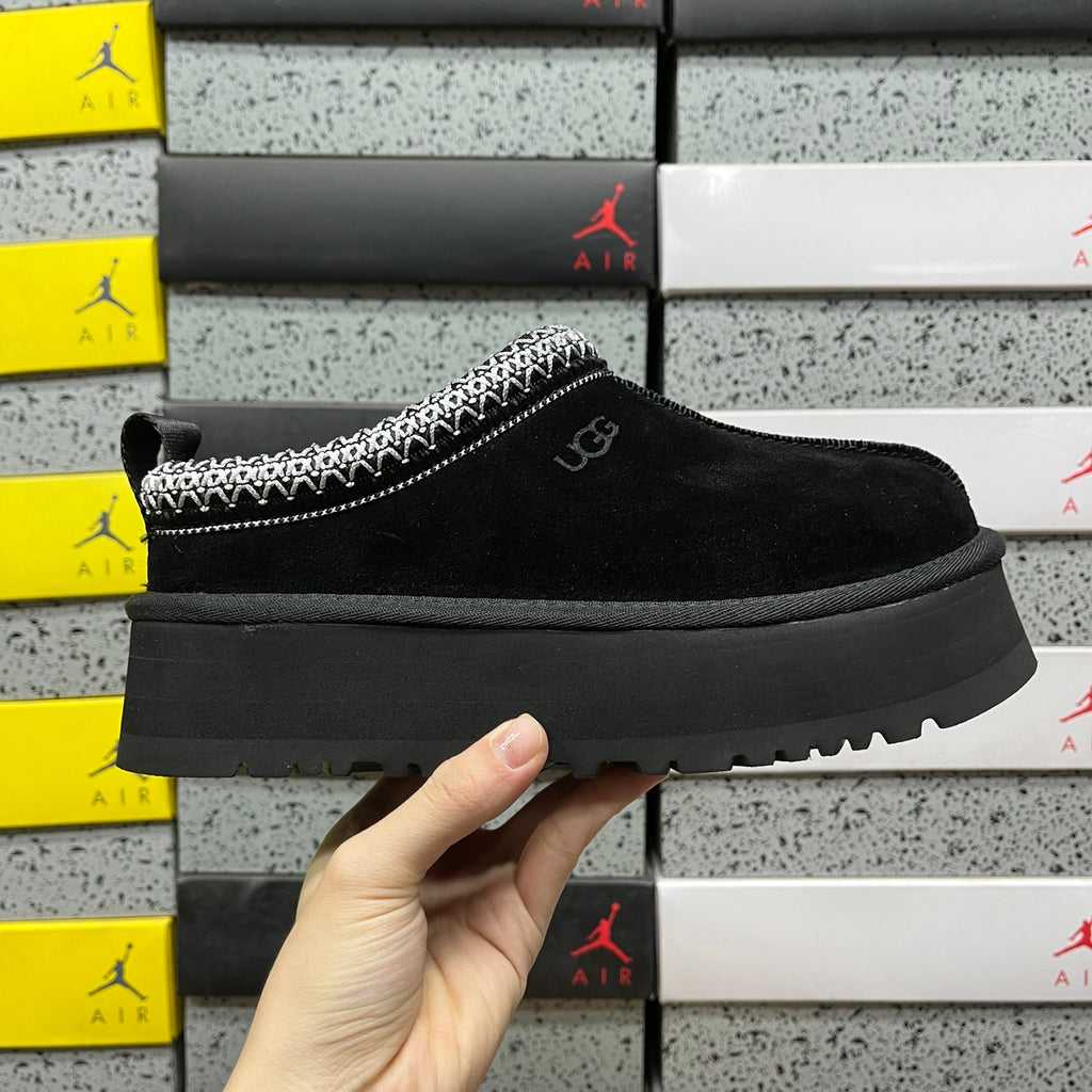 UGG Snow Boots 1122553 | Black | Sizes 35-41