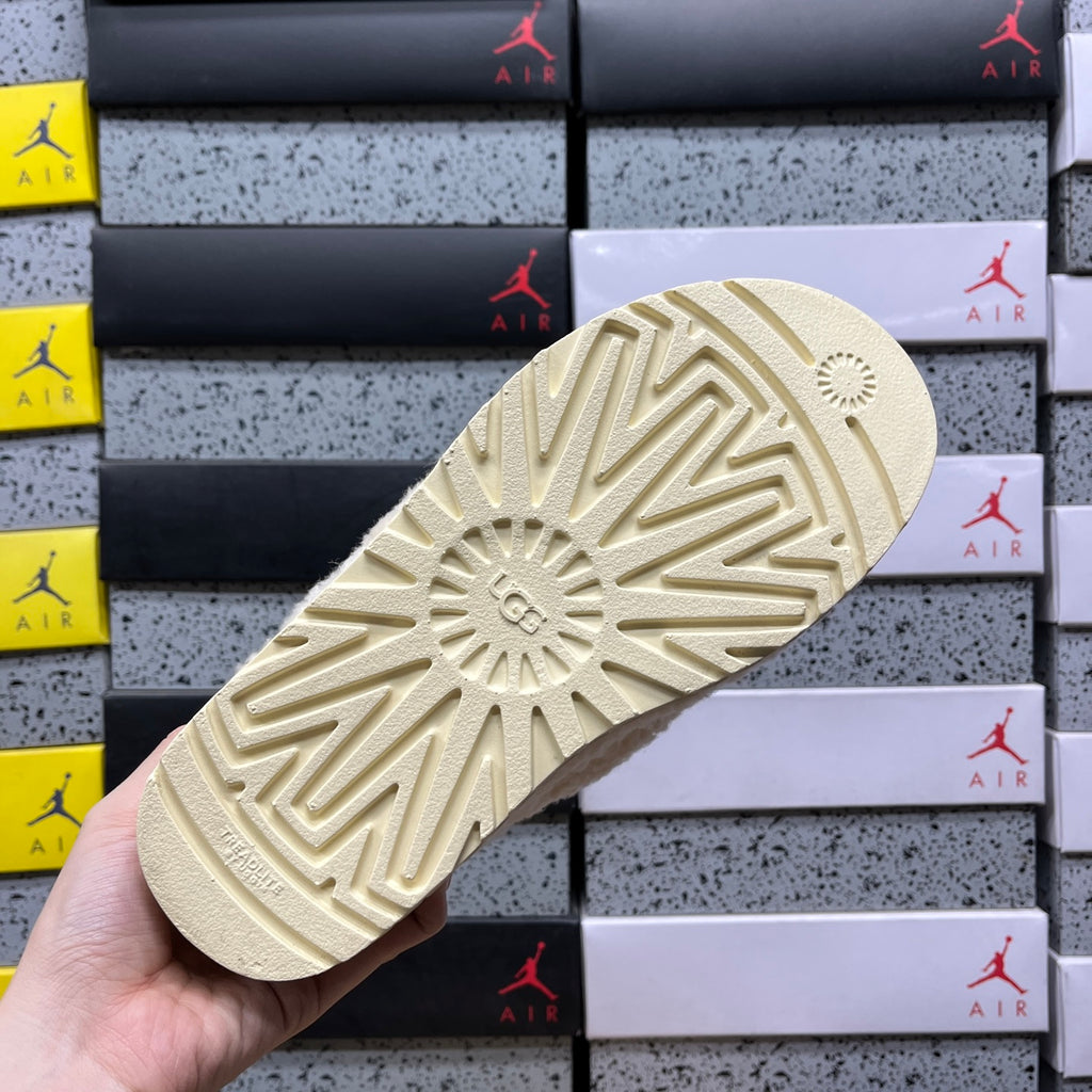 UGG Snow Boots Style 1191135 | Cream | EU Sizes 35–40