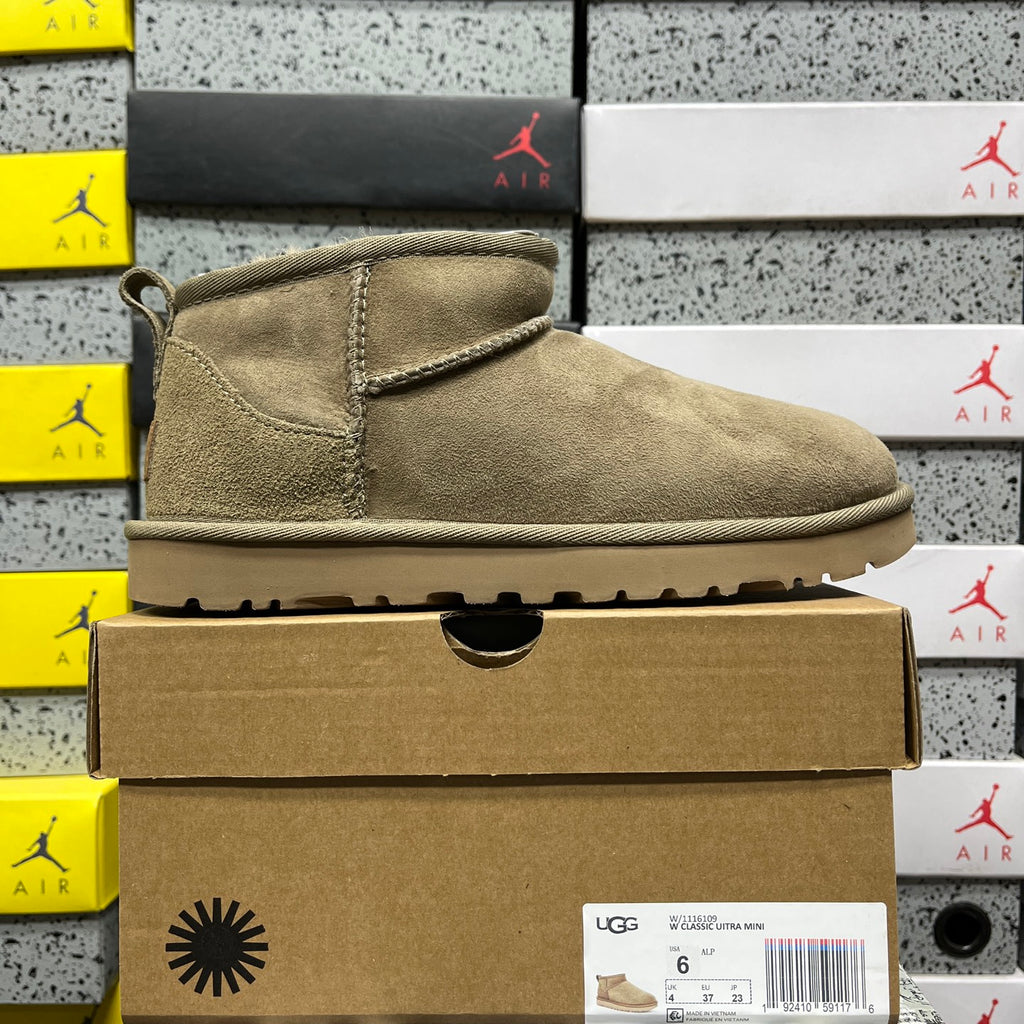UGG Snow Boots 1116109 | Sand | Sizes 35-40