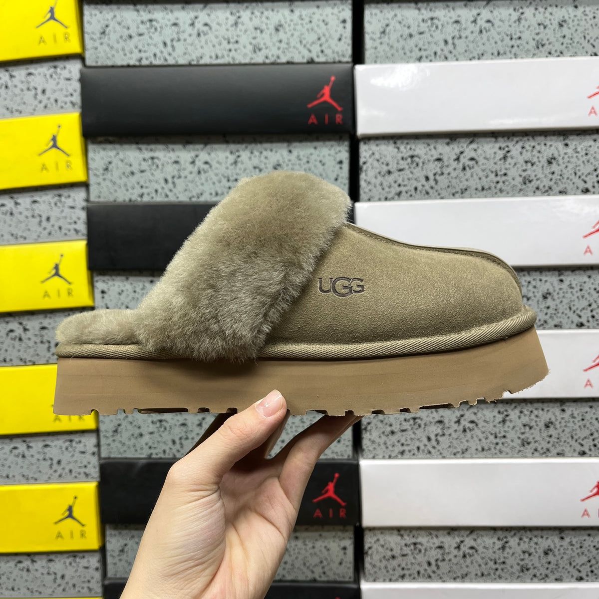 UGG Snow Boots 1122550 | Sand | Sizes 35-40