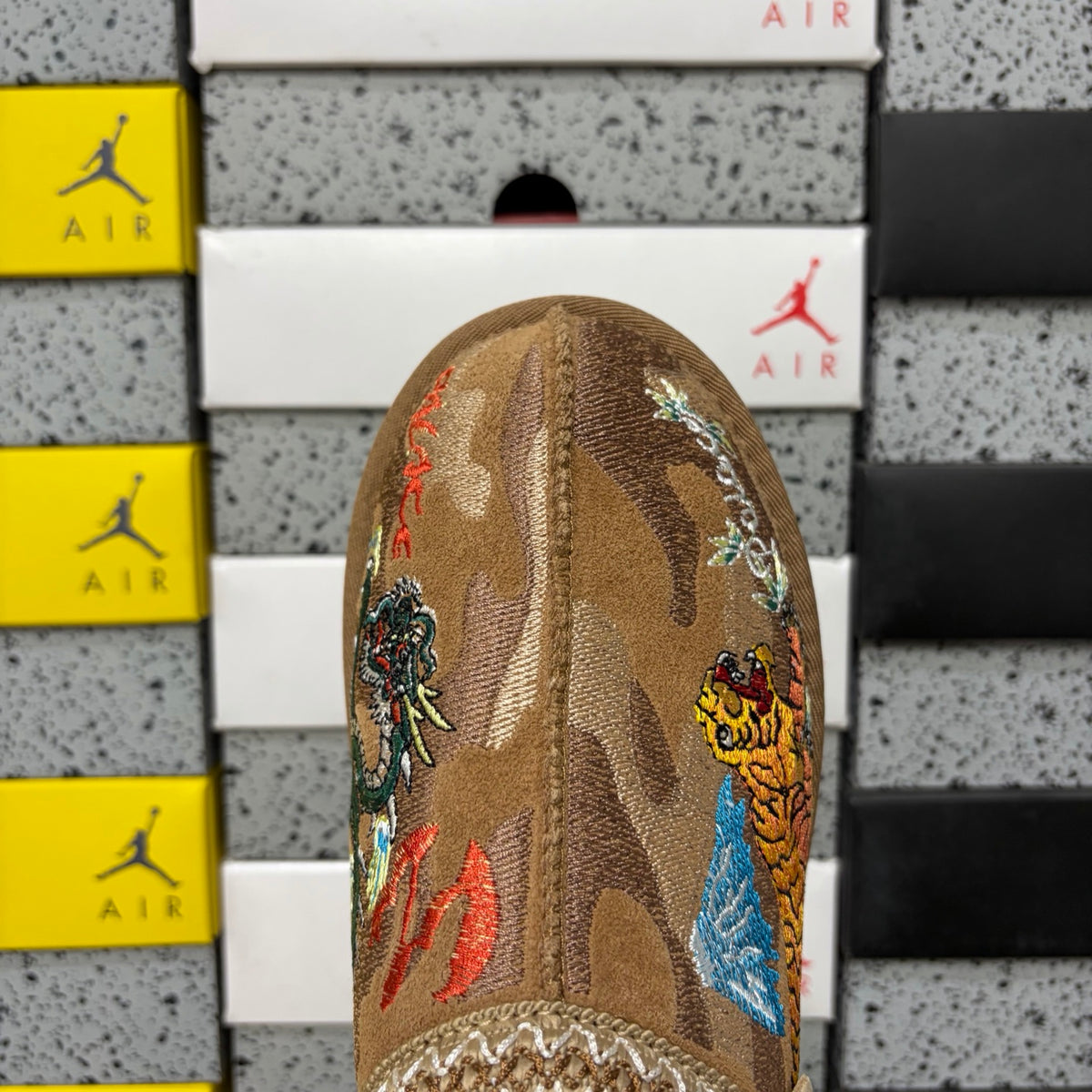 UGG Dragon & Tiger Embroidered Flat Boot 2553 | Chestnut | EU Sizes 36–45