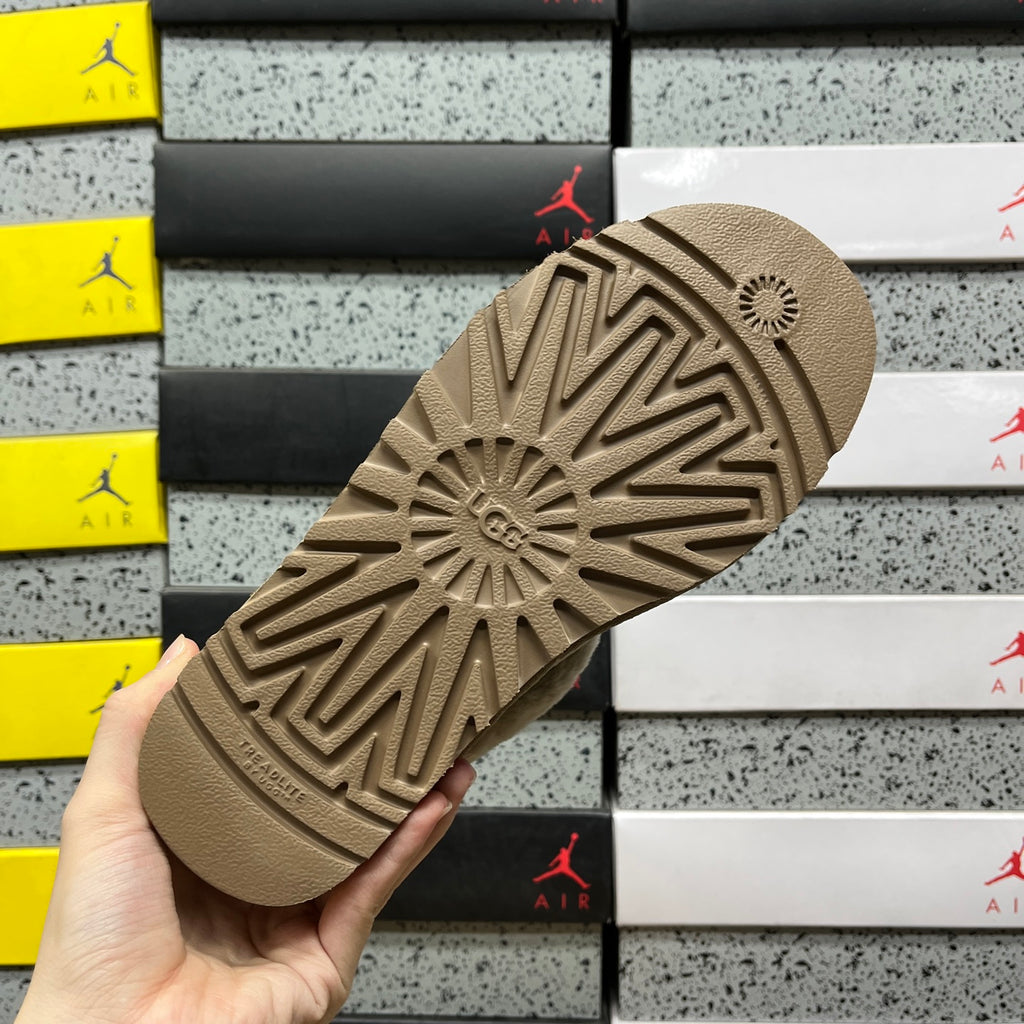 UGG Snow Boots 1134810 | Sand | Slim | Sizes 35-40