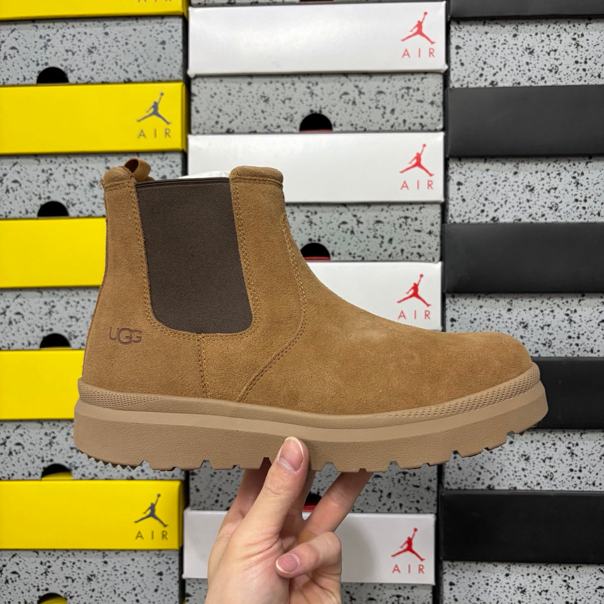 UGG Burleigh Chelsea Boot 2050 | Chestnut | EU Sizes 39–44