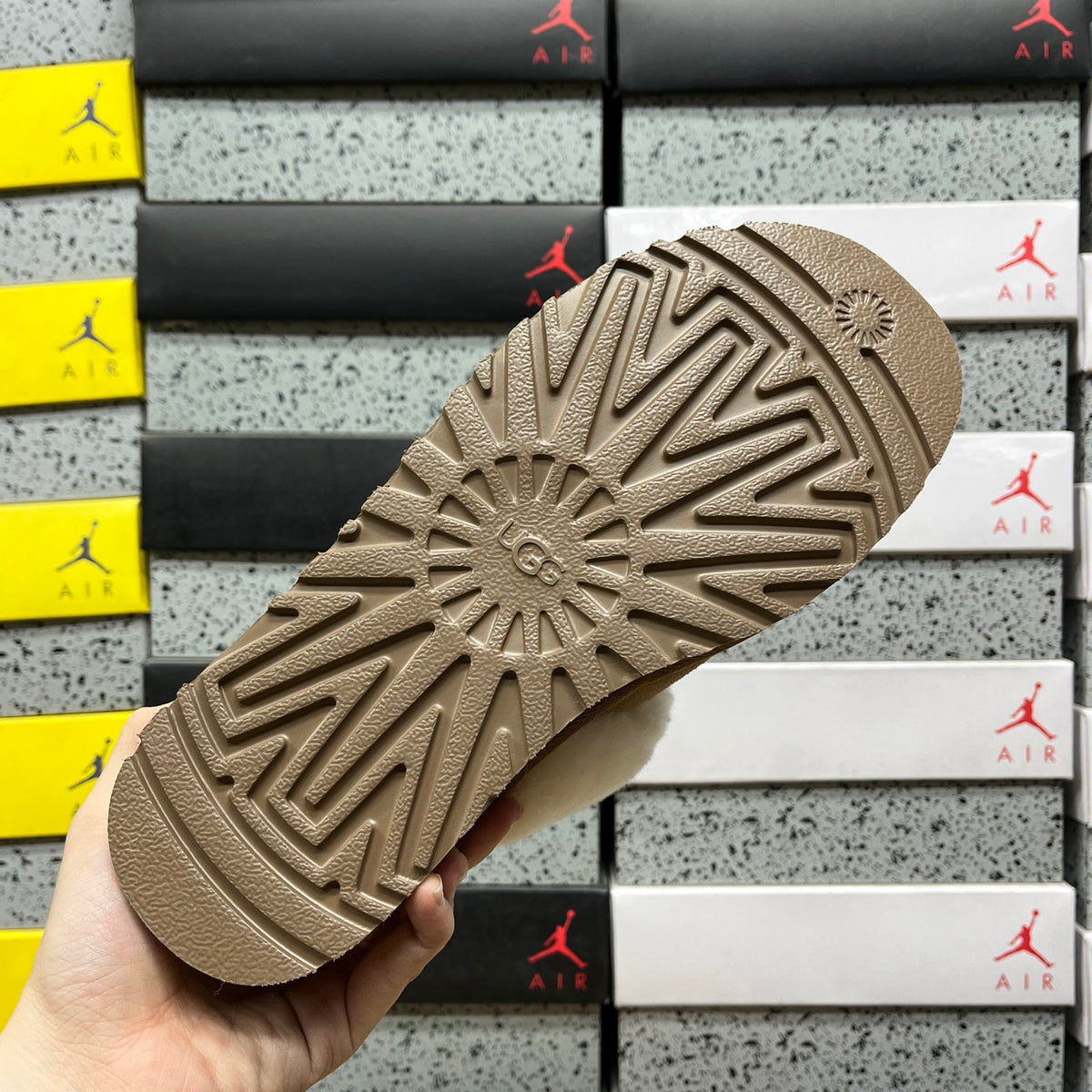 UGG Snow Boots 1122550 | Chestnut | Sizes 35-40