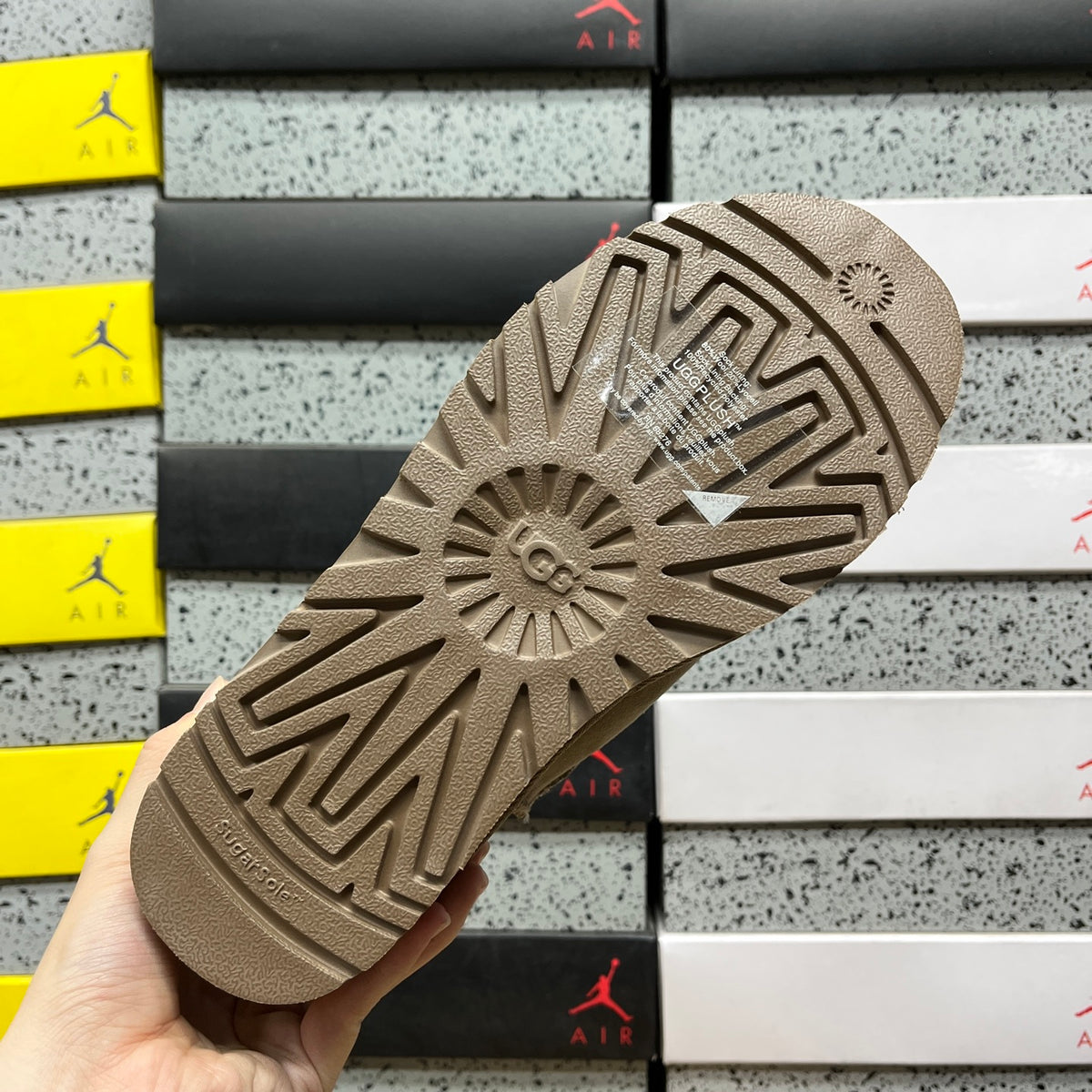UGG Snow Boots 1135093 | Sand | 3cm Heel | Sizes 35-40