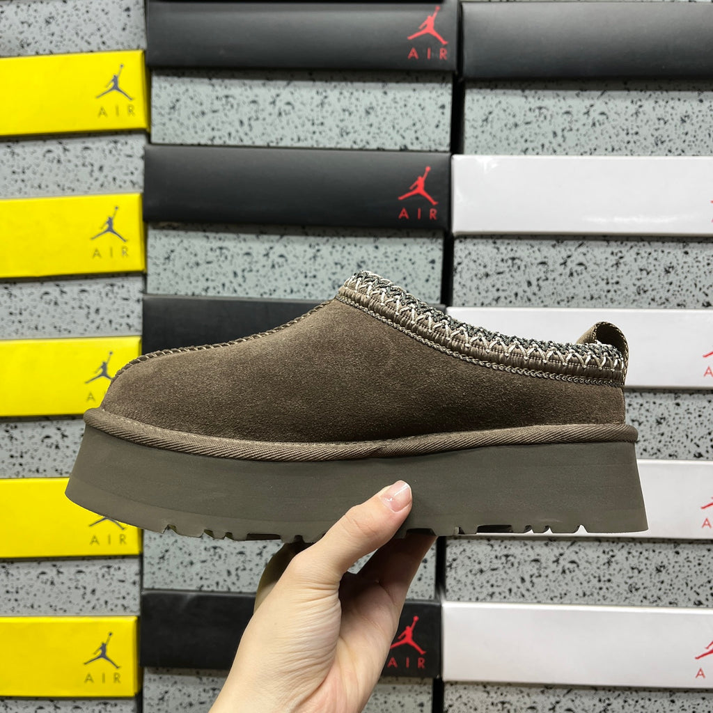 UGG Snow Boots 1122553 | Walnut | Sizes 35-41