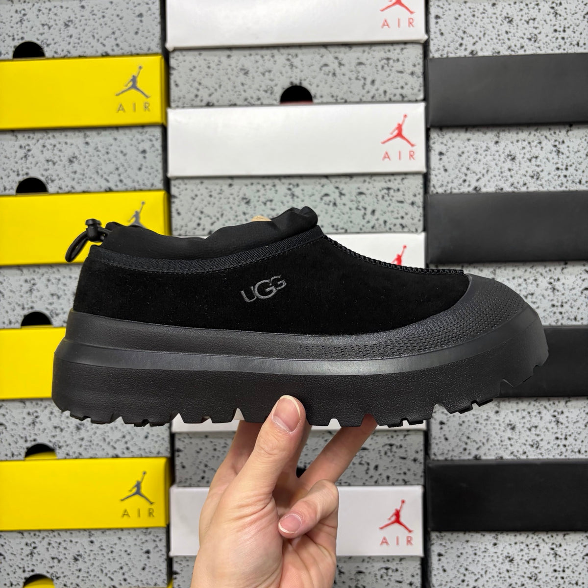 UGG Tasman Slipper 4096 | Black | EU Sizes 39–44