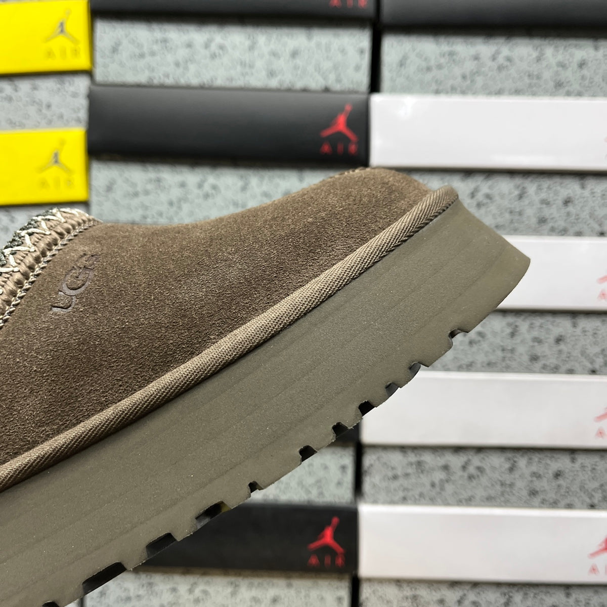 UGG Snow Boots 1122553 | Walnut | Sizes 35-41