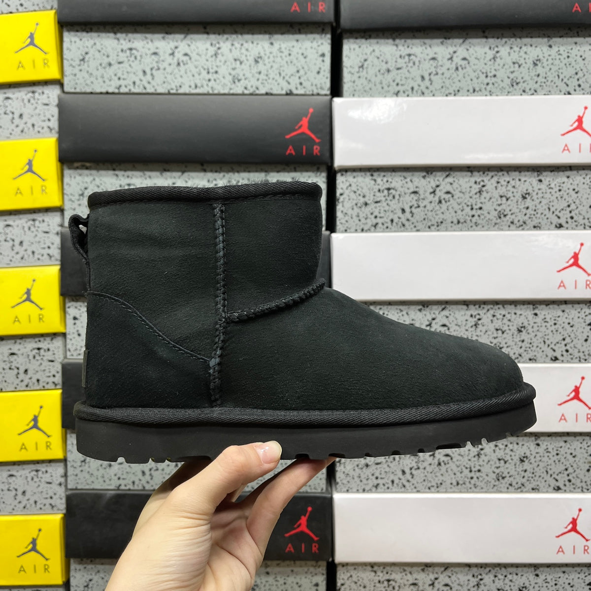 UGG Snow Boots 1016222 | Black | Sizes 35-40
