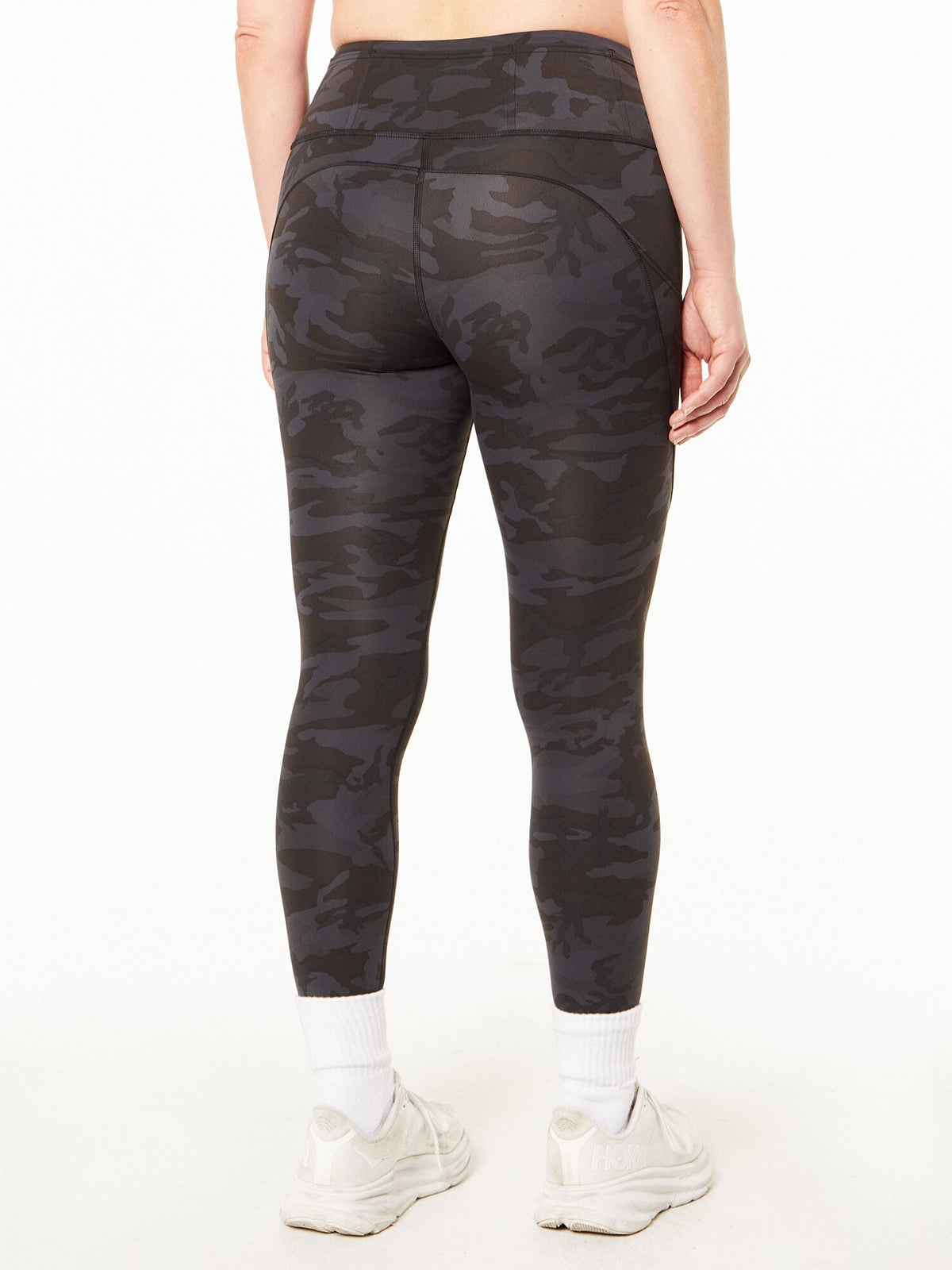 Fast and Free 25" Tight Camo