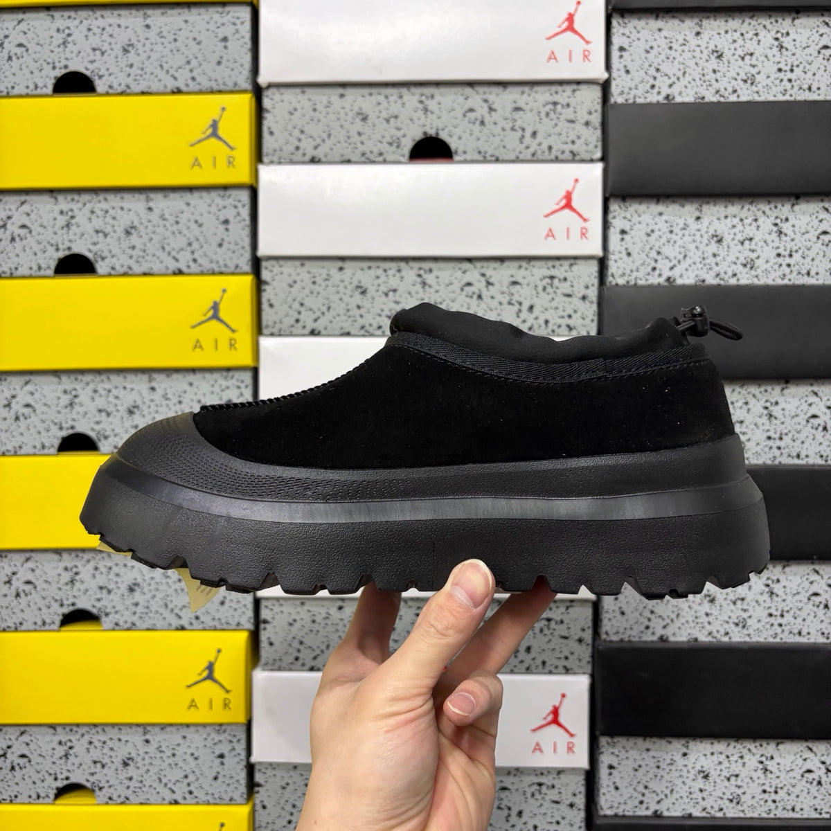 UGG Tasman Slipper 4096 | Black | EU Sizes 39–44
