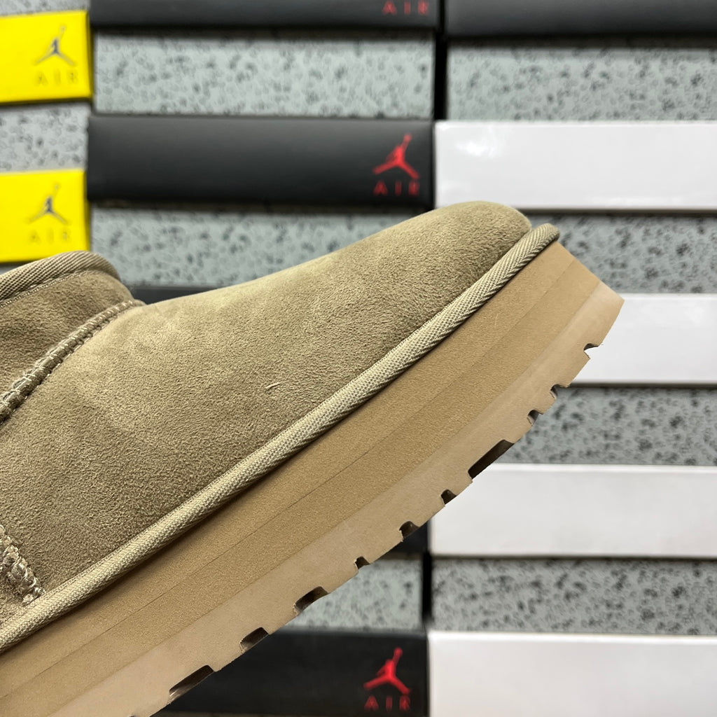 UGG Snow Boots 1135093 | Sand | 3cm Heel | Sizes 35-40