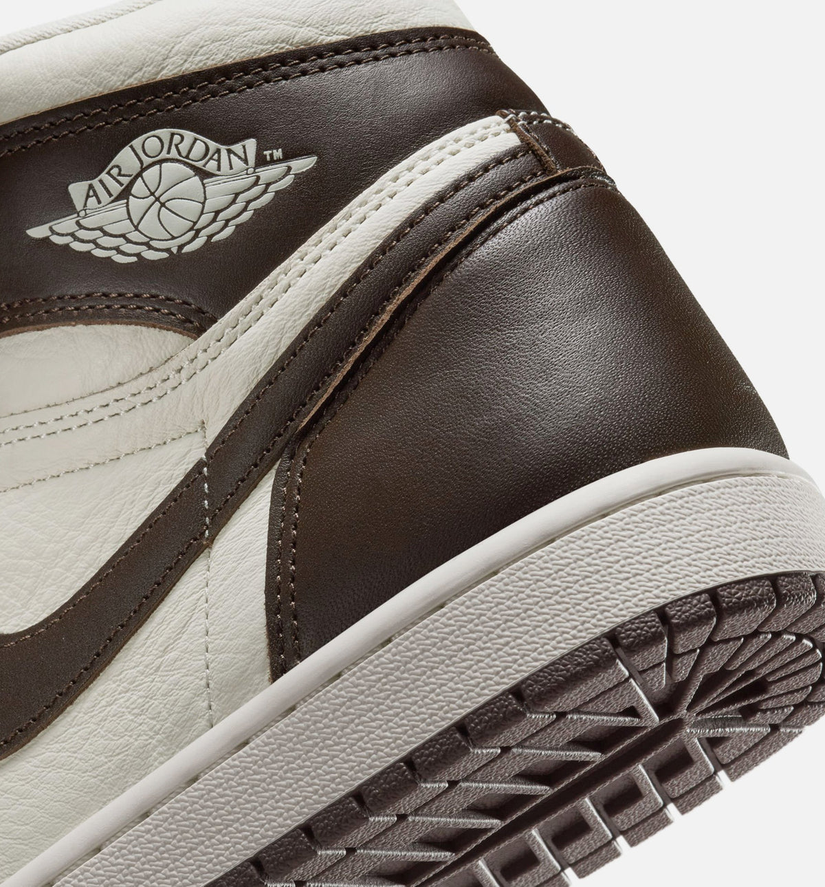 Air Jordan 1 Retro High OG Baroque Brown Women's Lifestyle Shoe – Baroque Brown/Light Madder Root/Sail