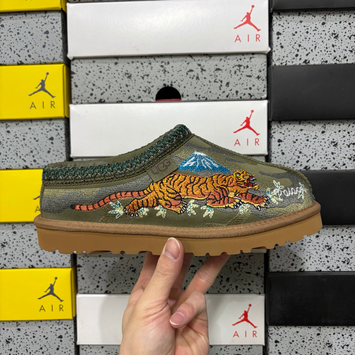 UGG Dragon & Tiger Embroidered Flat Boot 2553 | Green | EU Sizes 36–45