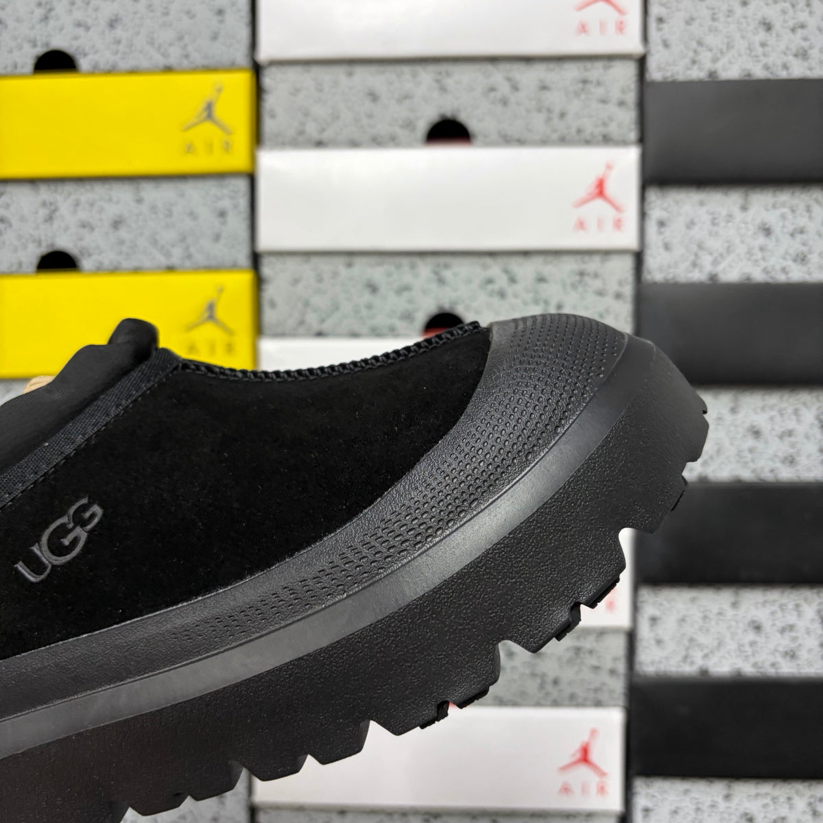UGG Tasman Slipper 4096 | Black | EU Sizes 39–44
