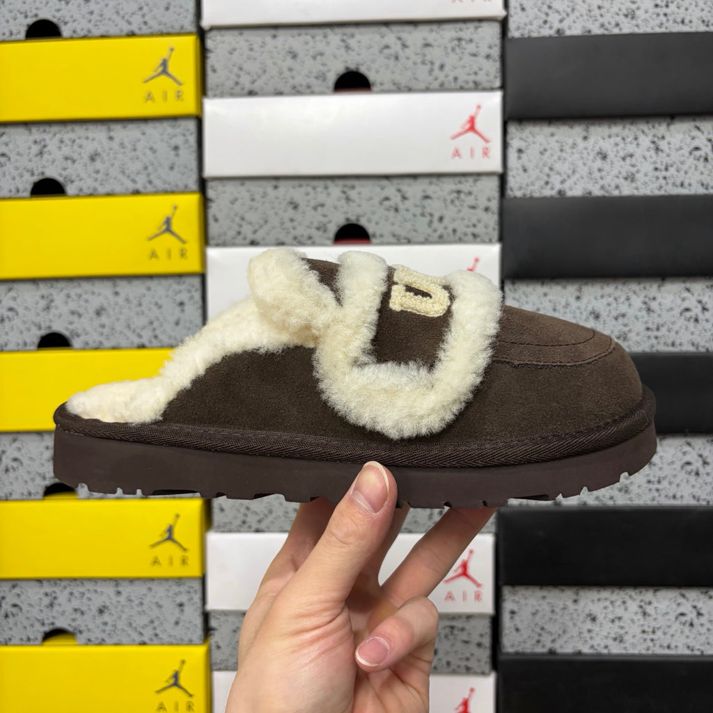 UGG Embroidered Half Slipper 5095 | Chocolate | EU Sizes 35–40
