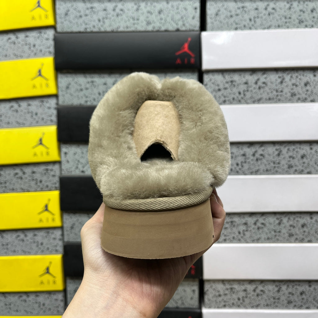 UGG Snow Boots 1122550 | Sand | Sizes 35-40