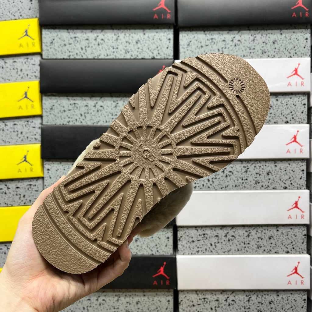 UGG Snow Boots 1122550 | Sand | Sizes 35-40