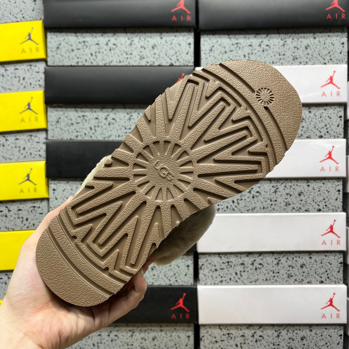 UGG Snow Boots 1122550 | Sand | Sizes 35-40