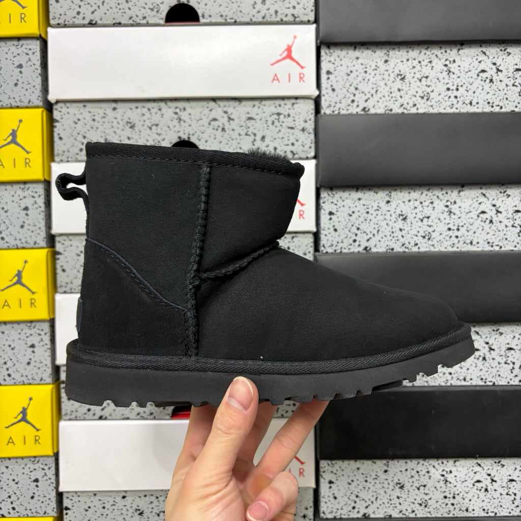 UGG Classic Mid-Calf Snow Boots 5854 6222 | Black | Sizes 35-44