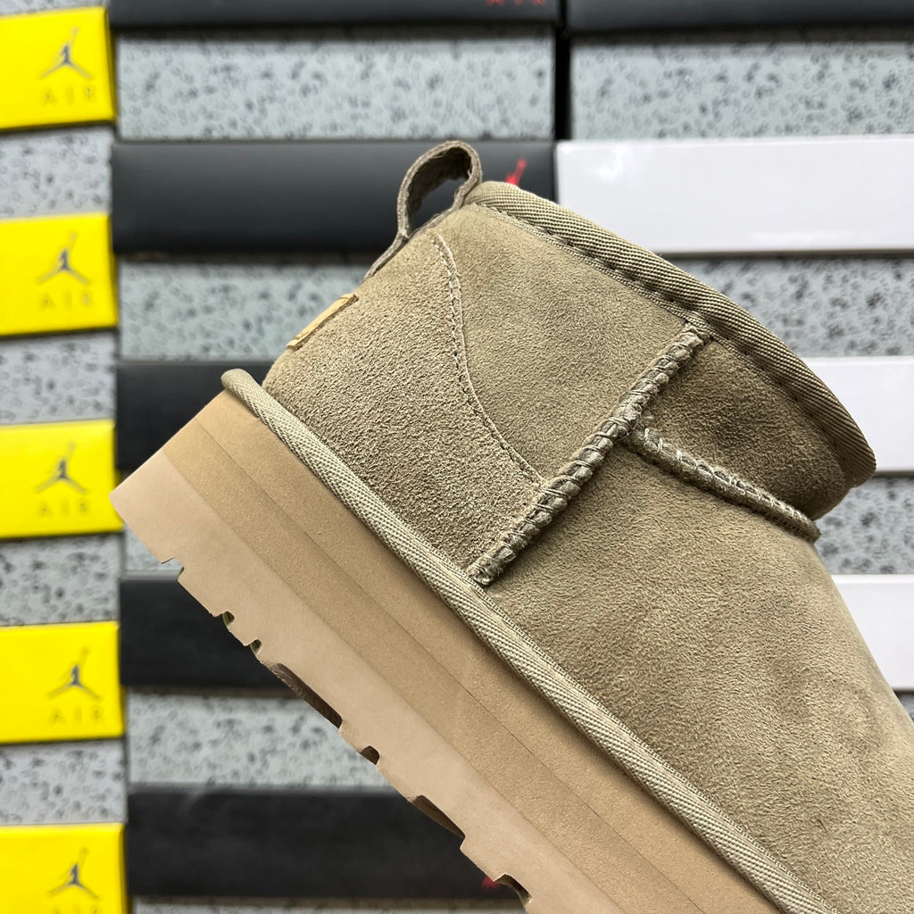 UGG Snow Boots 1135093 | Sand | 3cm Heel | Sizes 35-40