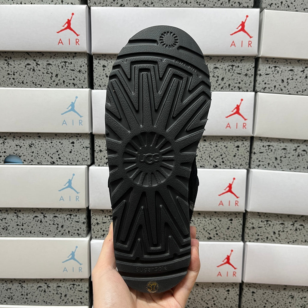 UGG Mele Low Sneaker 4032 | Black | EU Sizes 35–44