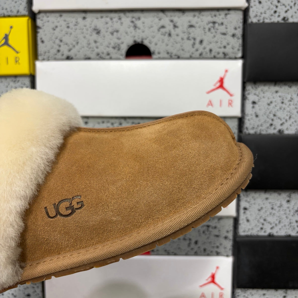 UGG Flat Slide Slipper 2550 | Chestnut | EU Sizes 35–40