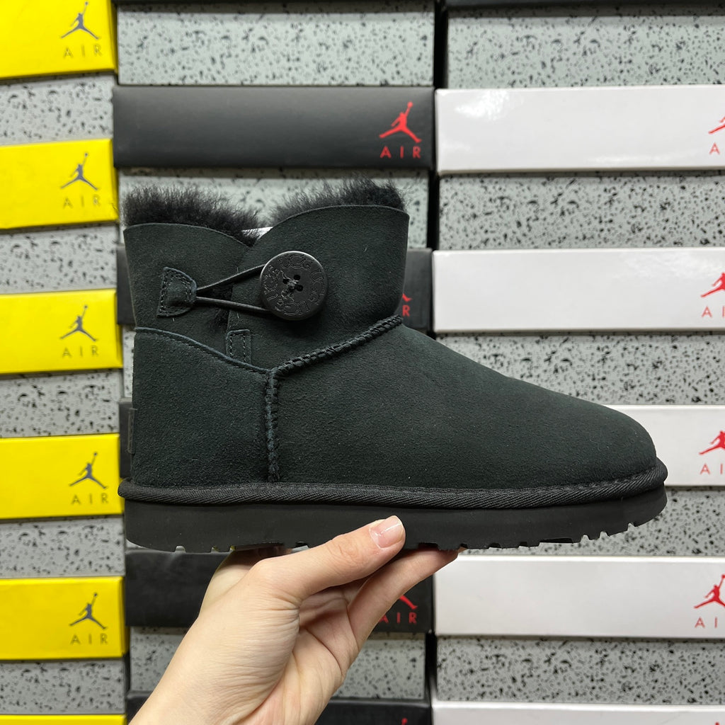 UGG Snow Boots 1016422 | Black | Sizes 35-40