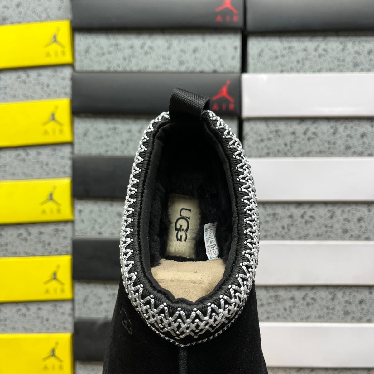 UGG Snow Boots 1122553 | Black | Sizes 35-41