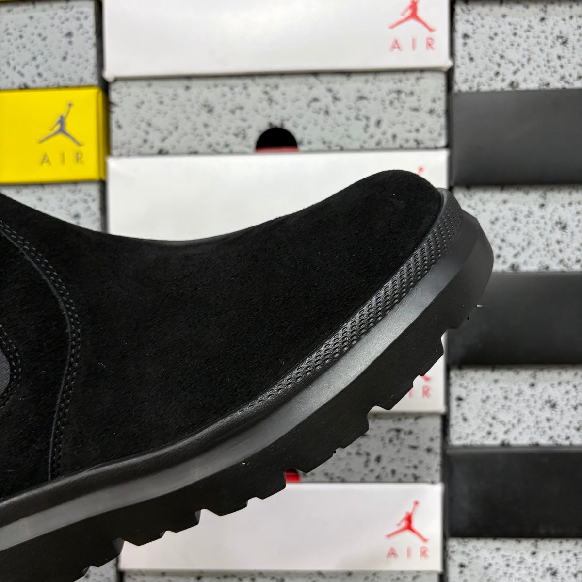 UGG Burleigh Chelsea Boot 2050 | Black | EU Sizes 39–44