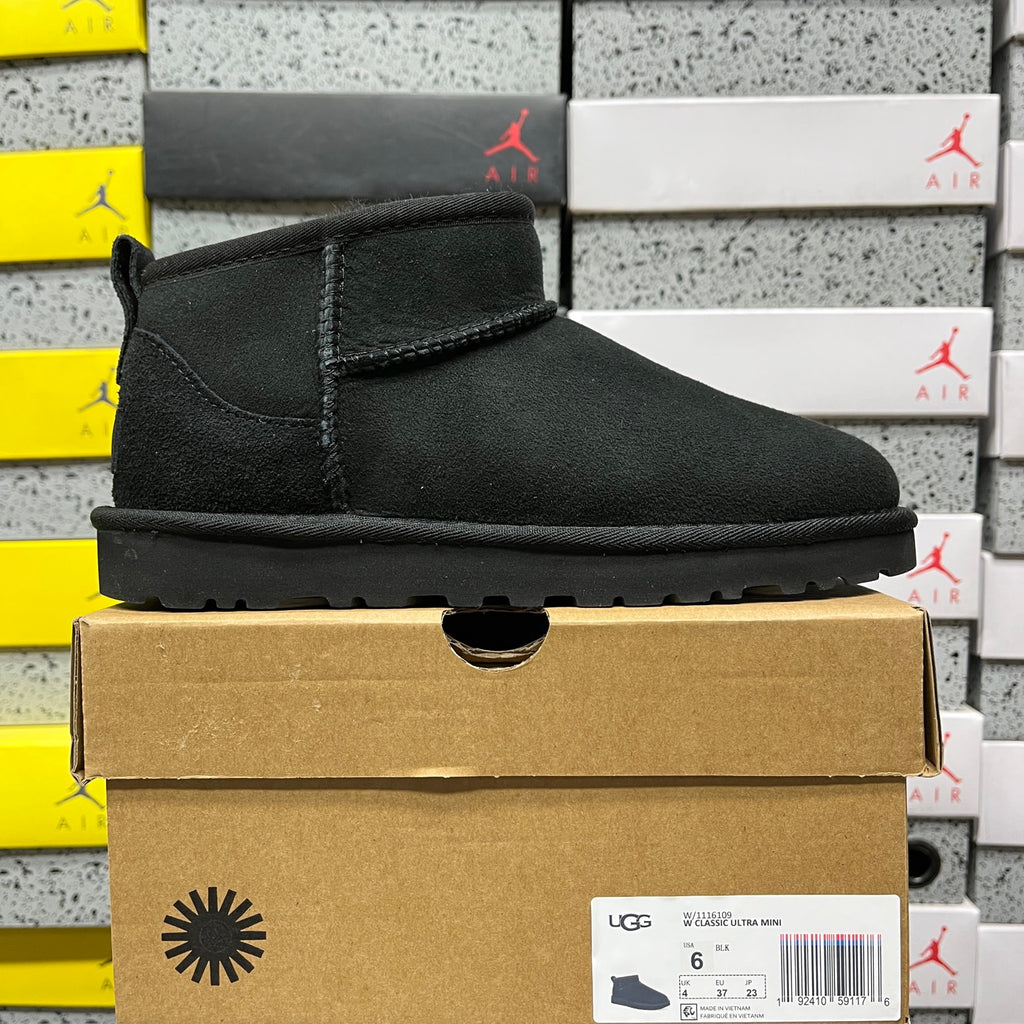 UGG Snow Boots 1116109 | Black | Sizes 35-40