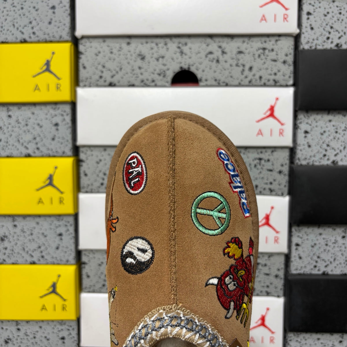 UGG Embroidered Flat Boot 2553 | Chestnut | EU Sizes 36–45