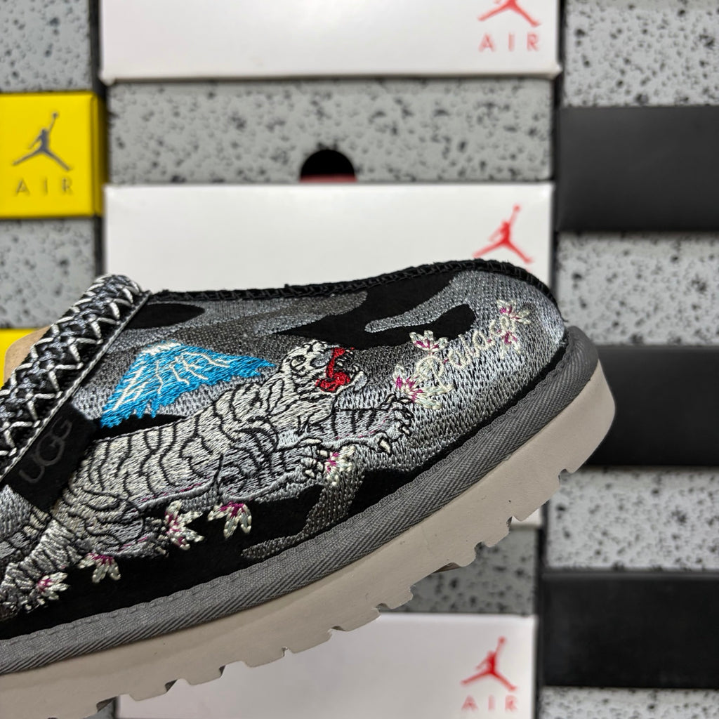 UGG Dragon & Tiger Embroidered Flat Boot 2553 | Black | EU Sizes 36–45