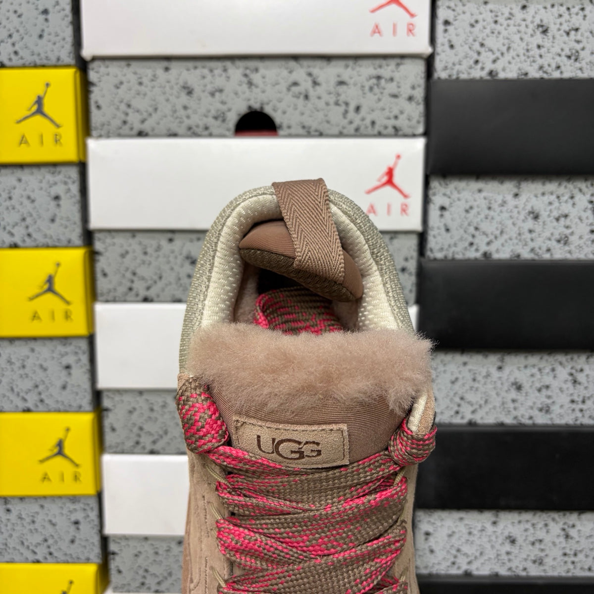 UGG Mele Low Sneaker 4032 | Fawn | EU Sizes 35–44