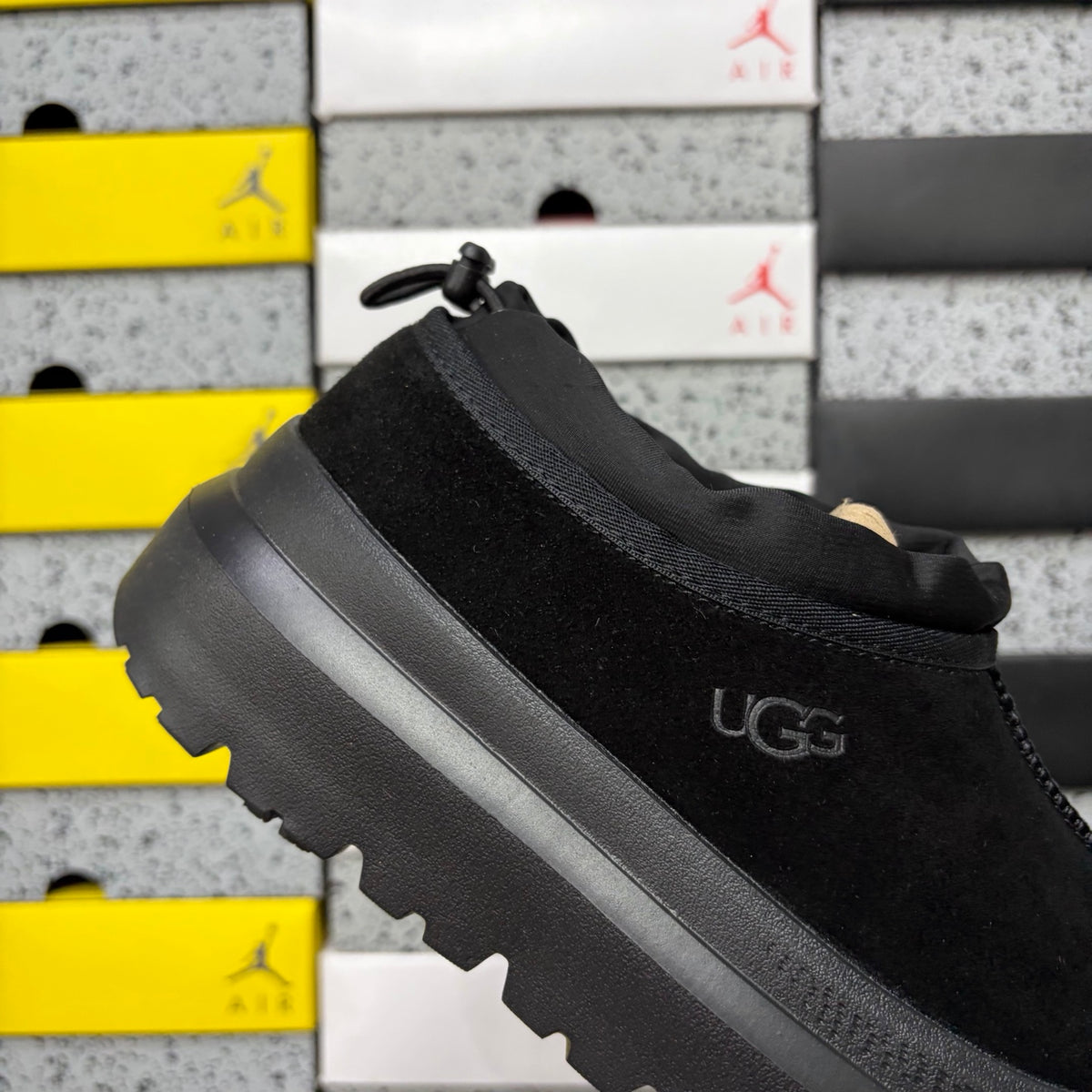 UGG Tasman Slipper 4096 | Black | EU Sizes 39–44
