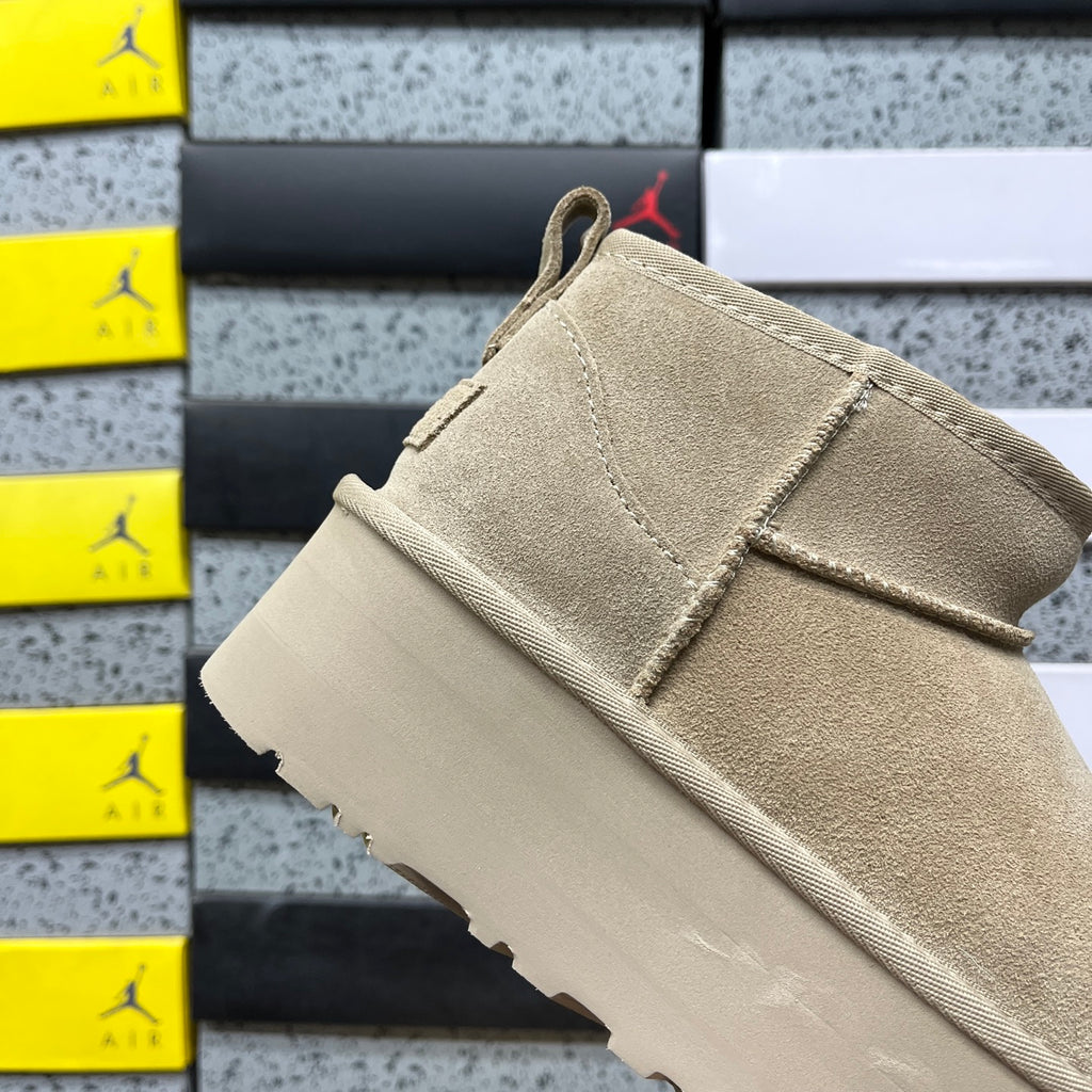 UGG Snow Boots 1135092 | Mustard | 5cm Heel | Sizes 35-40