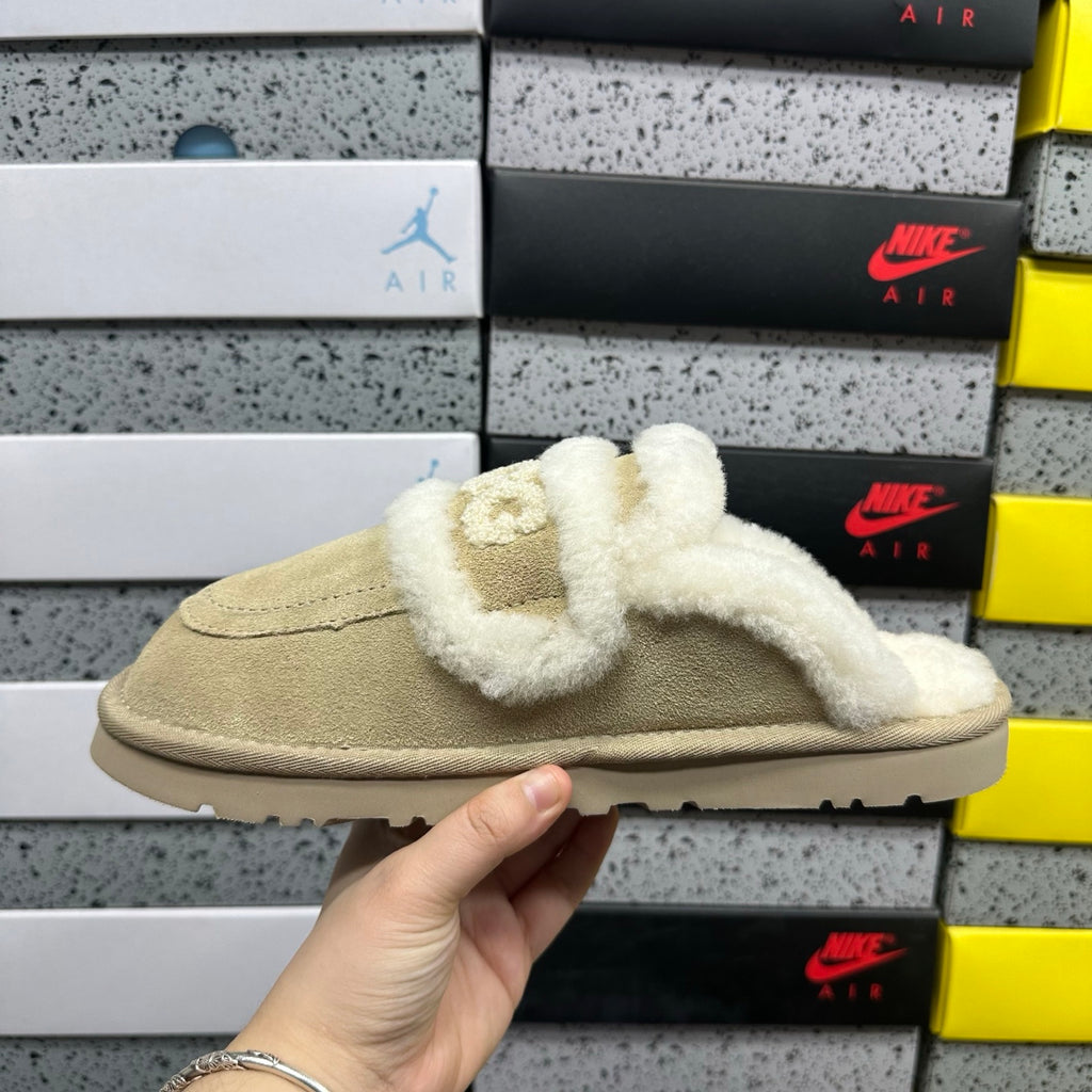 UGG Embroidered Half Slipper 5095 | Sand | EU Sizes 35–40